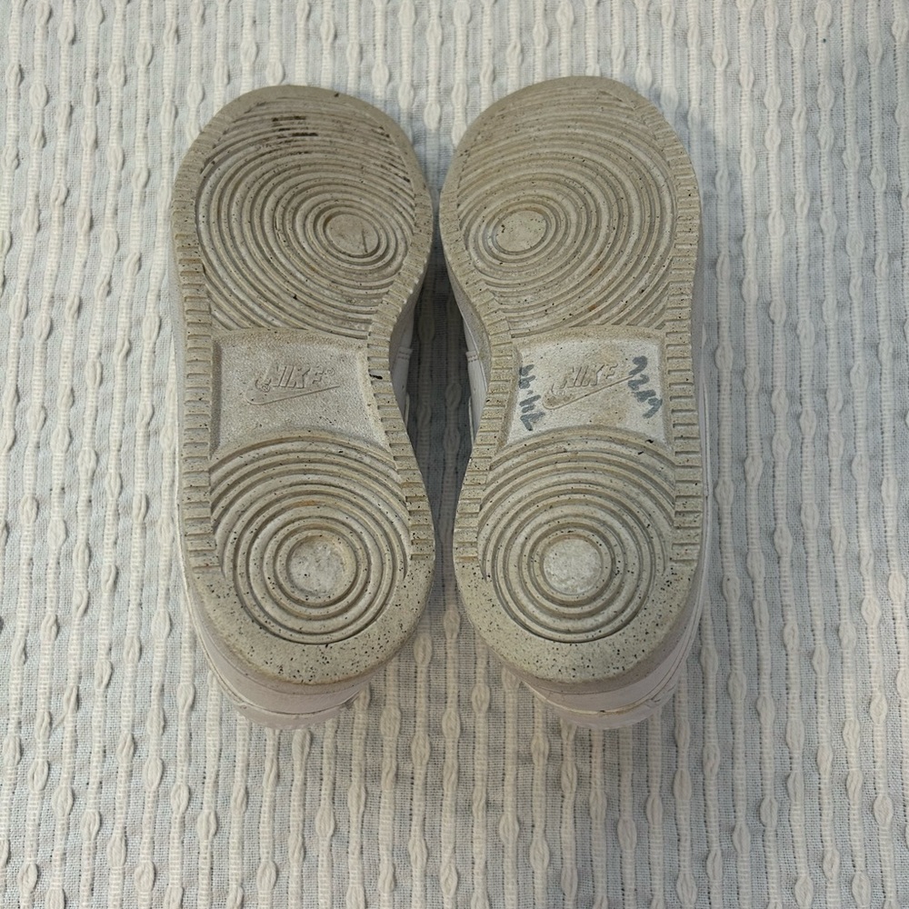 WOMANS NIKE COURT VISION LO NN - Picture 8 of 10